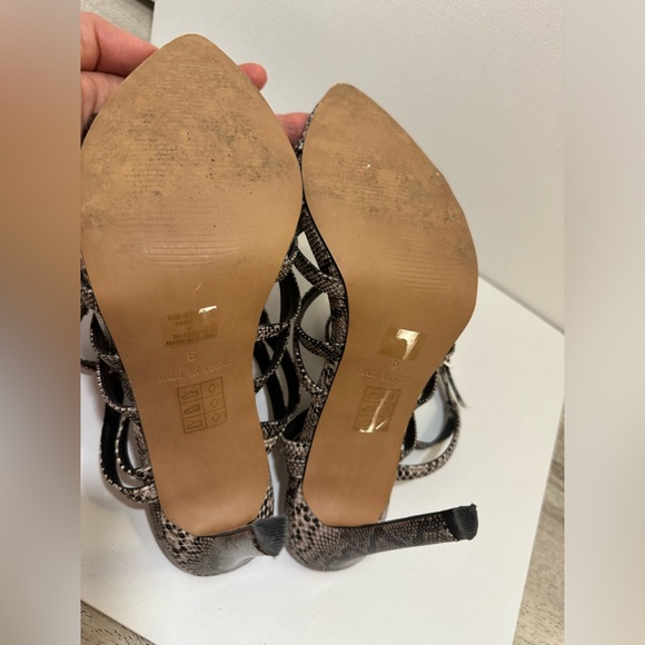 Faux snake print sandals - Picture 13 of 14